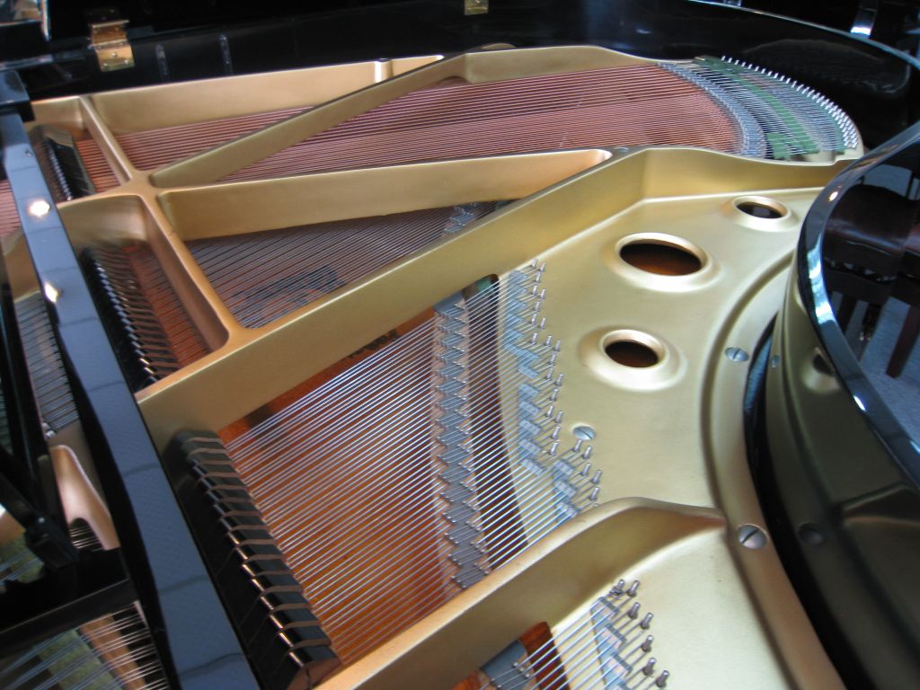 Yamaha G2 (Inside)