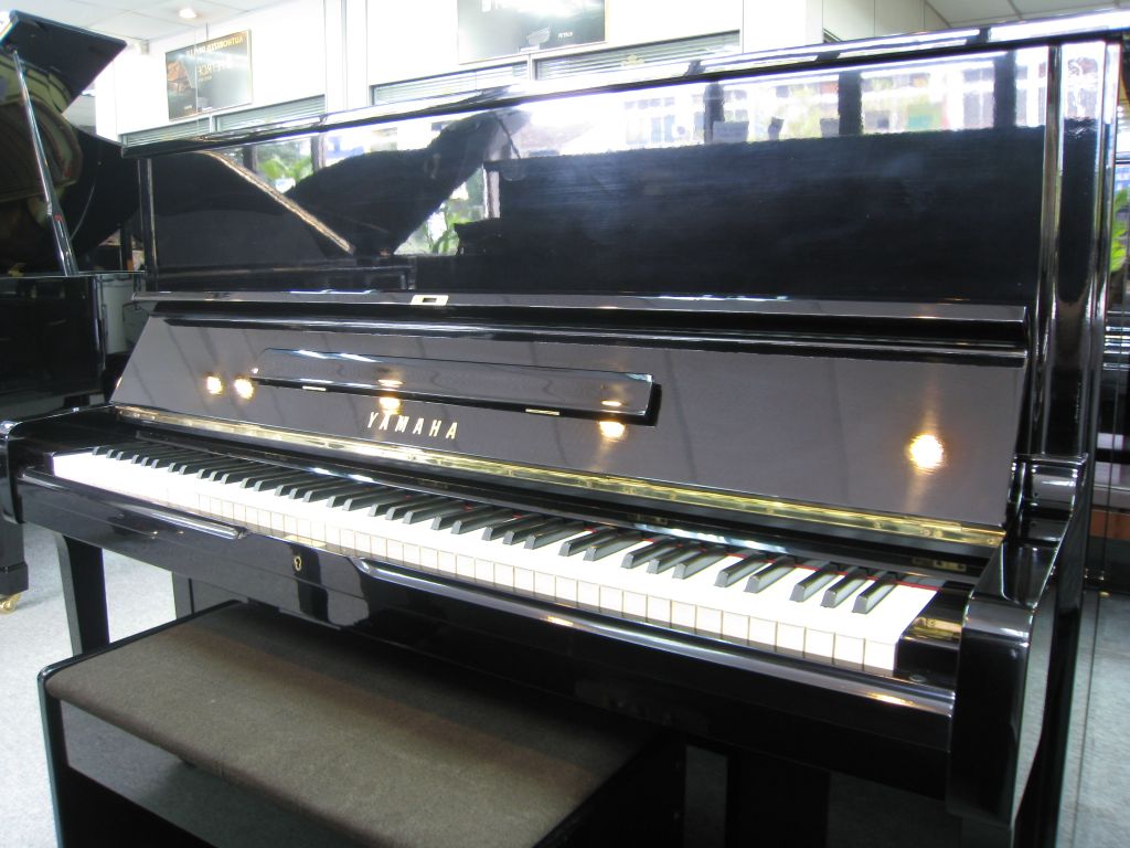 Yamaha U1H