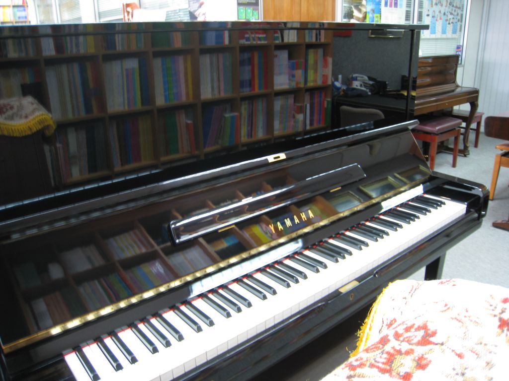 Yamaha U3H